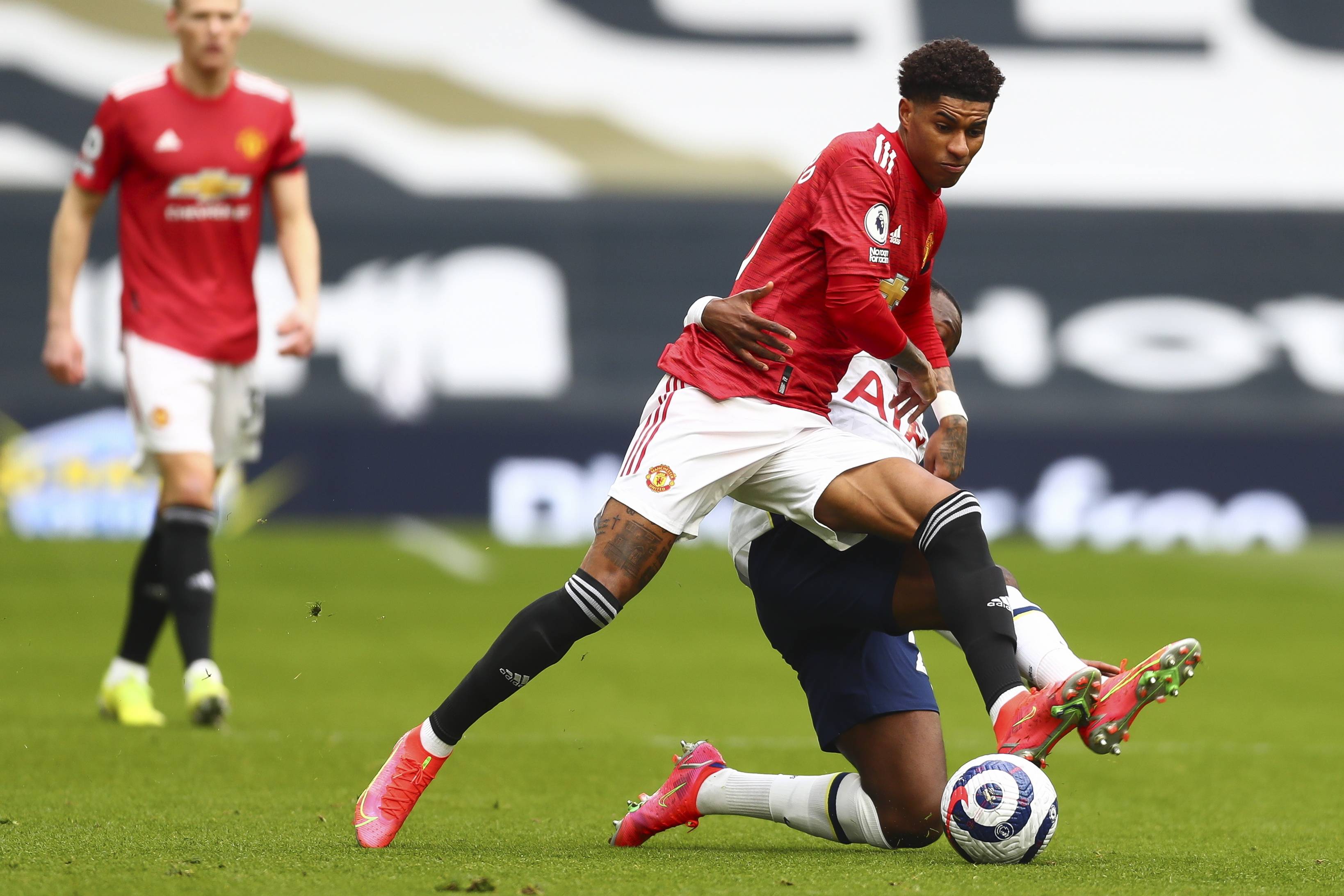 她就几乎未 她就几乎未