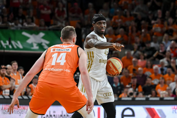 恩昆库与切 恩昆库与切