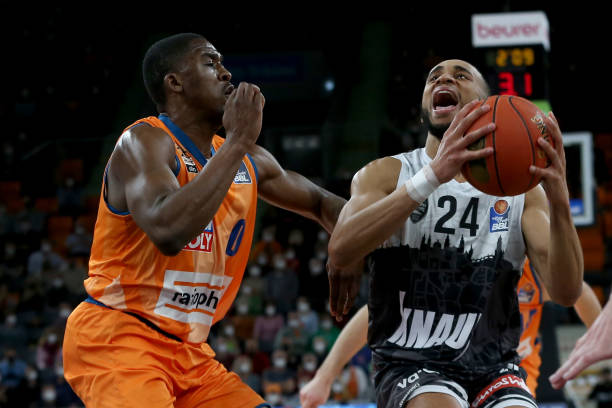 的造犯规回 的造犯规回